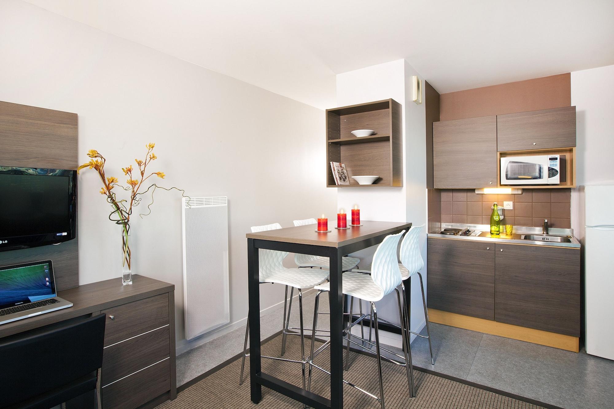Sejours & Affaires Lille Europe Aparthotel Buitenkant foto