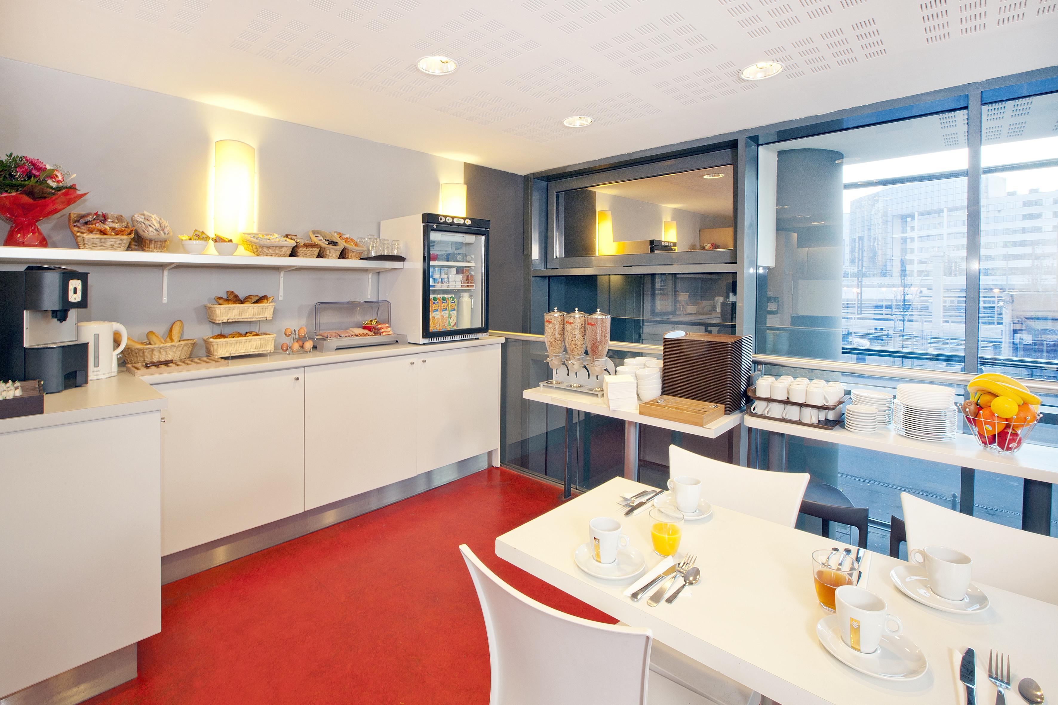 Sejours & Affaires Lille Europe Aparthotel Buitenkant foto