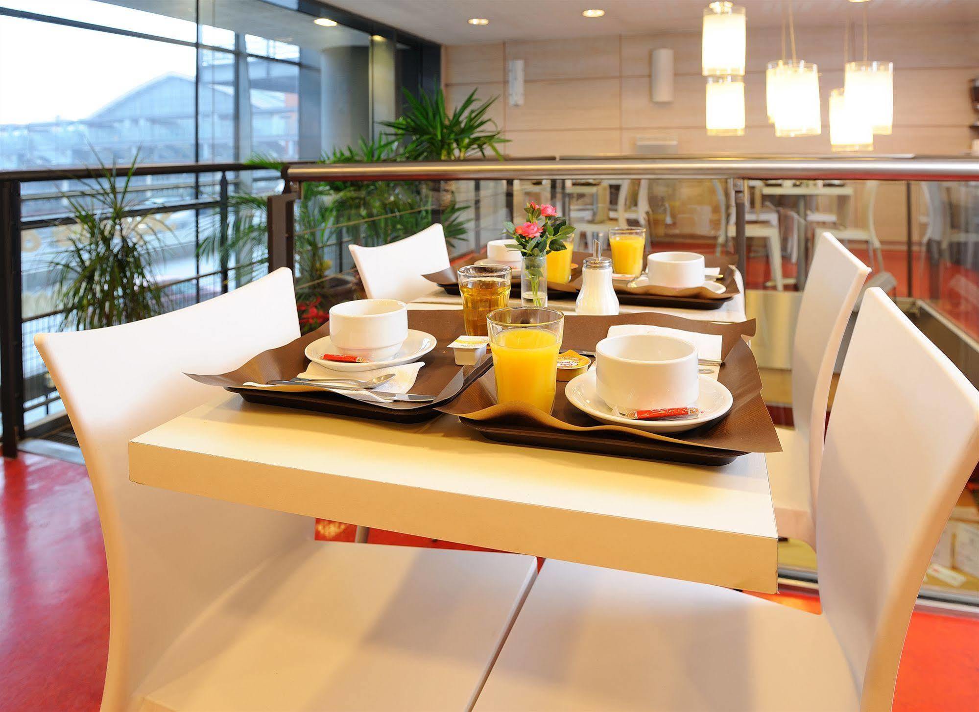 Sejours & Affaires Lille Europe Aparthotel Restaurant foto